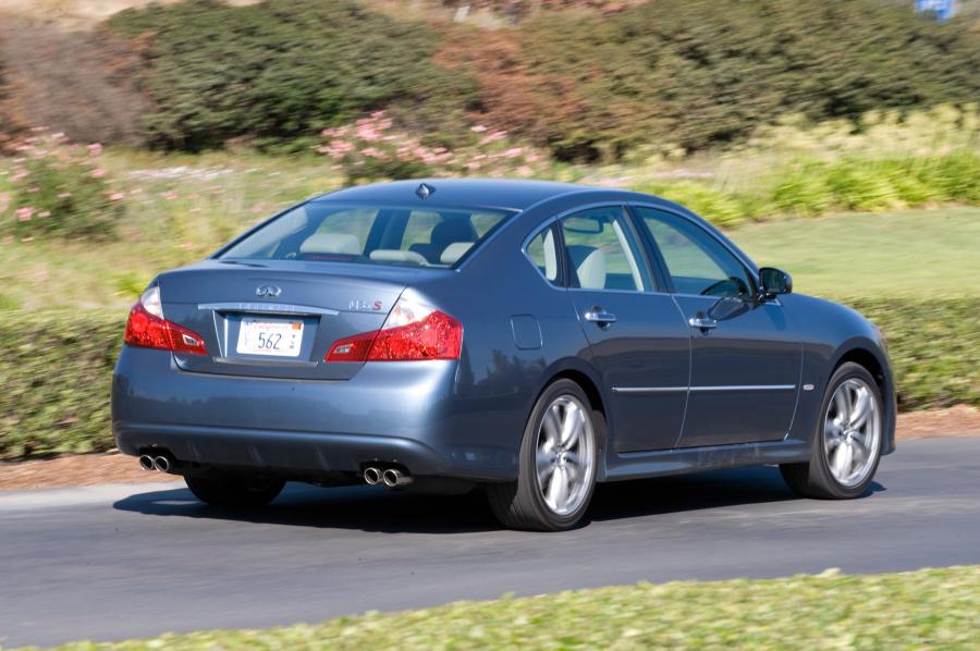  Infiniti M35 S 2010 года  (фото 8 из 8)